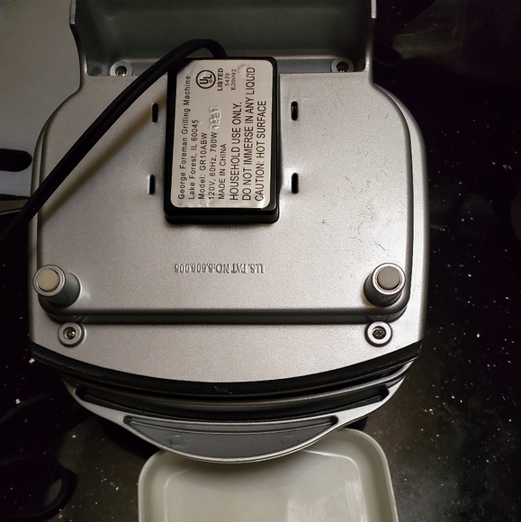 George Foreman Grilling Machine - Picture 4 of 5